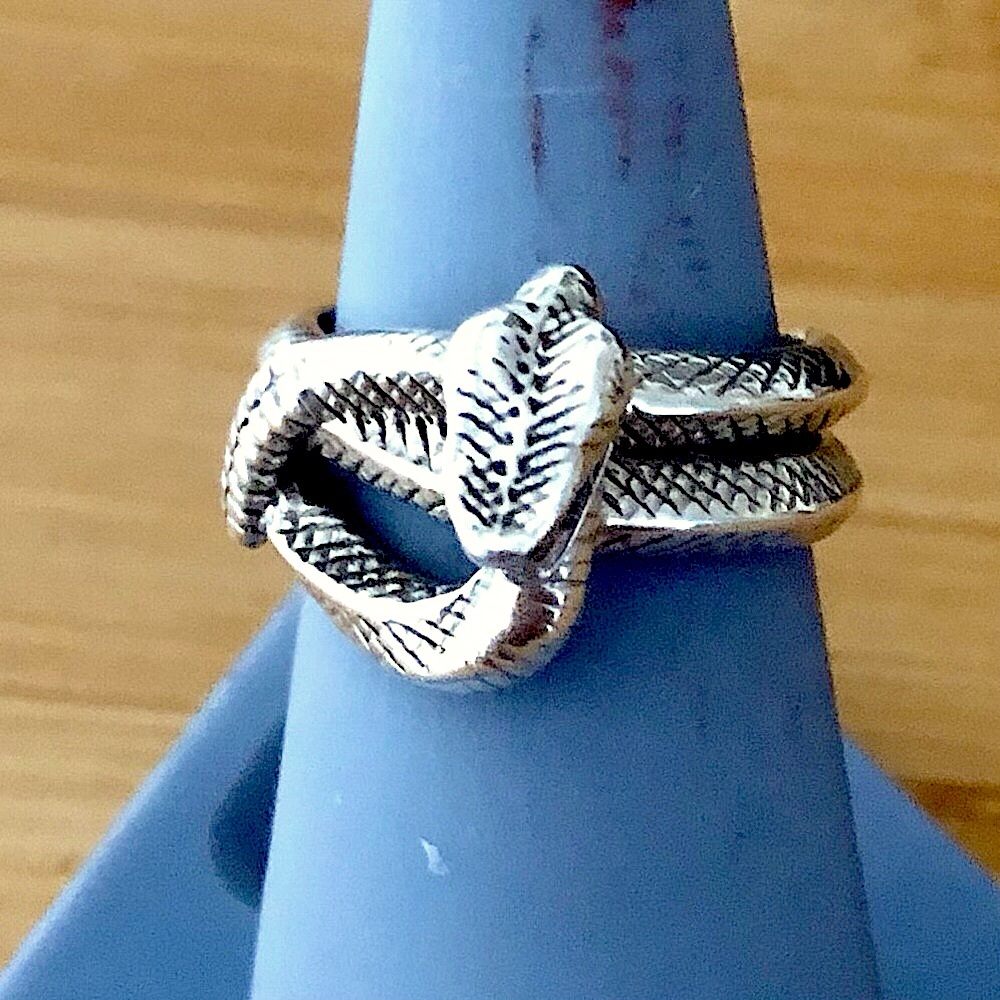 $118 Navajo Signed Designer Estate Ring Size 8 & 3/4 Copyright SC STERLING - Picture 5 of 8
